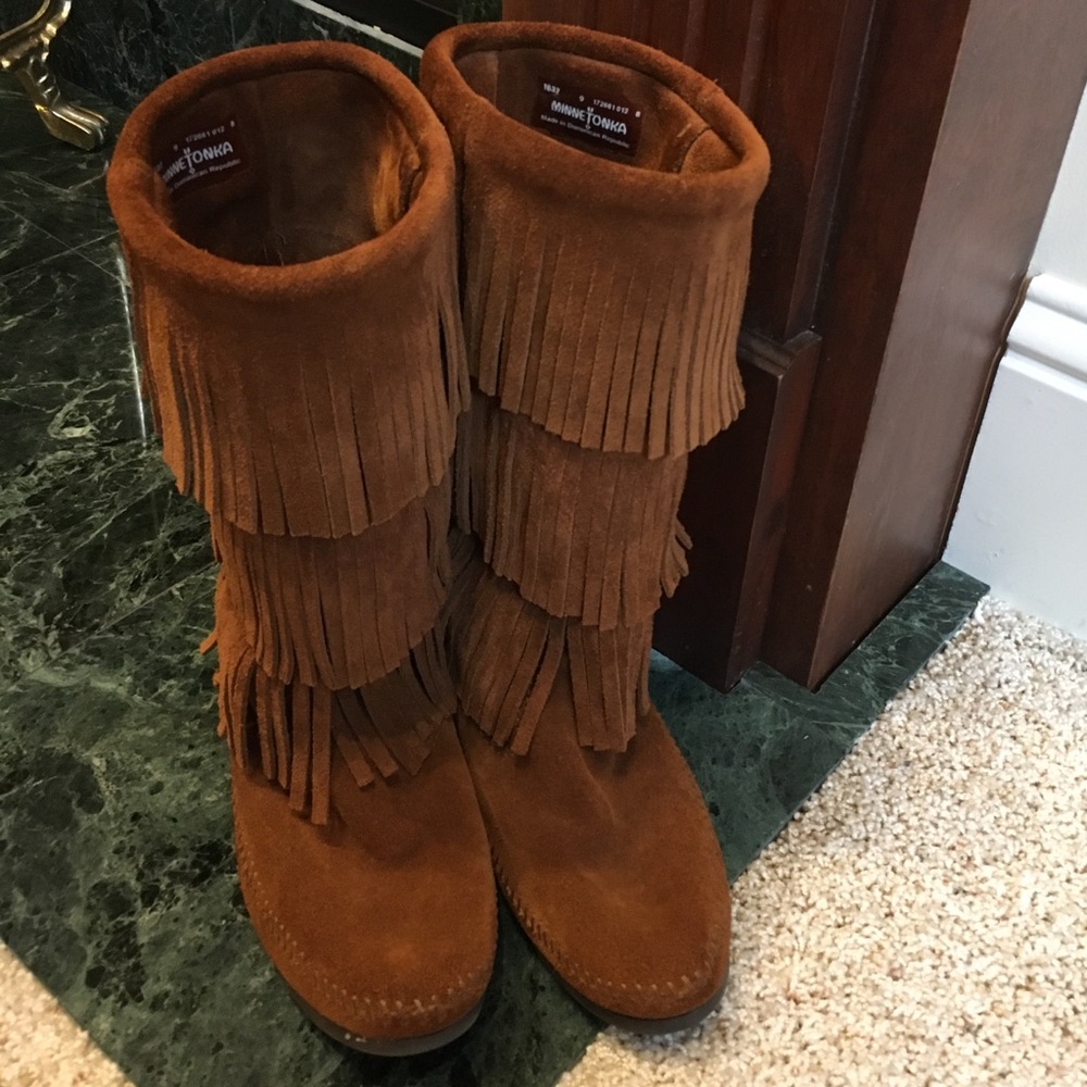 Minnetonka fringed moccasins